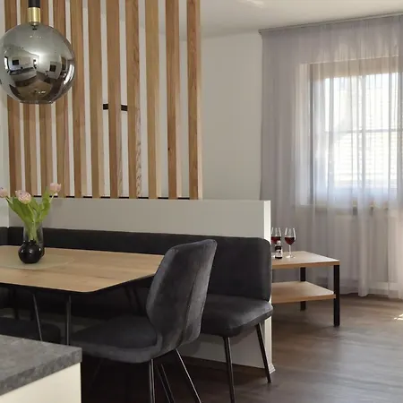 Aparthotel Garni Lenzenhof 3*