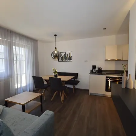 Aparthotel Garni Lenzenhof 3*
